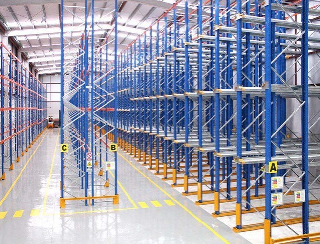 Drive In_stelaji_0x500